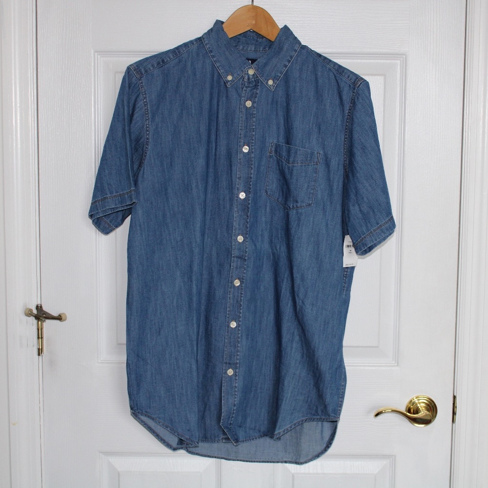 GAP Short-Sleeve Denim Button Up